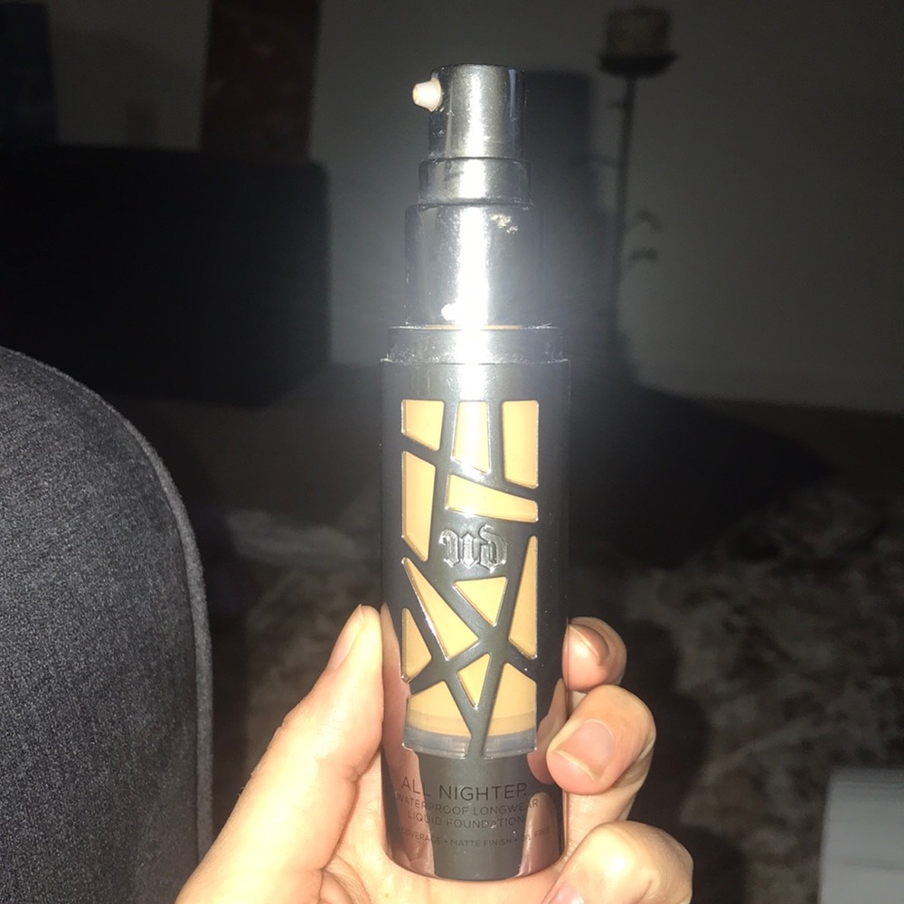 Urban decay all nighter foundation shade 7.0